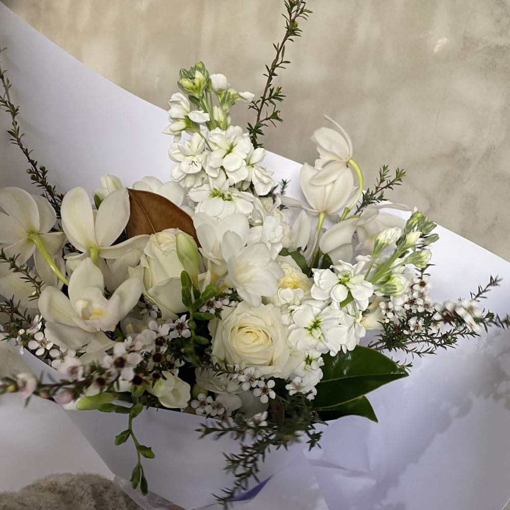 Creative White Flower Bouquet