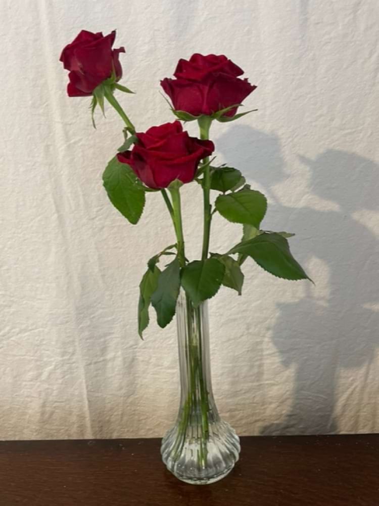 3 Red Roses With Vase