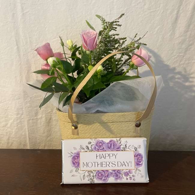Petite Posy in a vase with chocolate 
